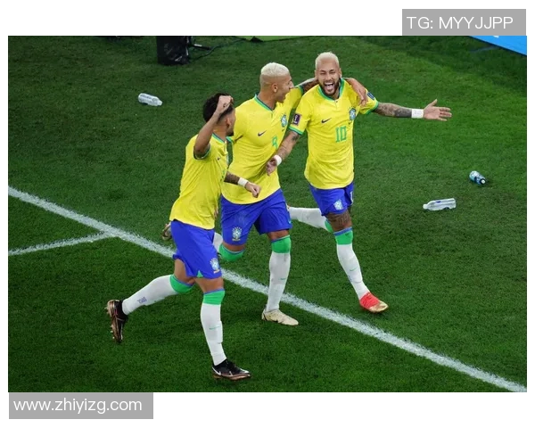 世界杯预选赛巴西拉菲尼亚内切射门得分